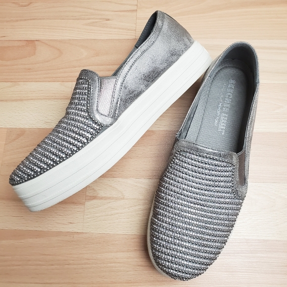 Skechers | Diamond Eyez Slip On Sneaker - Picture 3 of 15